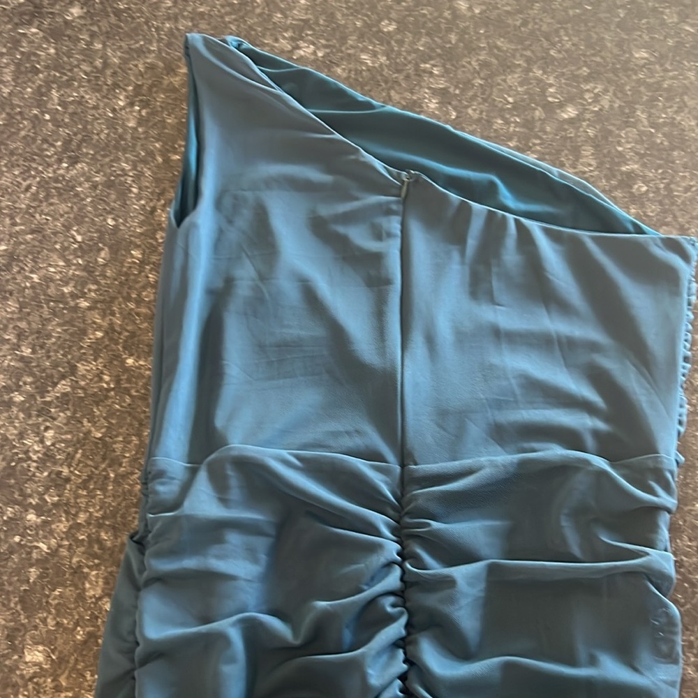 Gorgeous one shoulder formal dress women’s size large - Picture 5 of 7